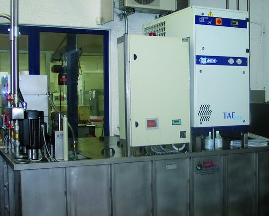 Die zentrale Kühlschmierstoffanlage versorgt bis zu 20 Werkzeugmaschinen. Bild: Kuttkat Die zentrale Kühlschmierstoffanlage versorgt bis zu 20 Werkzeugmaschinen. Bild: Kuttkat