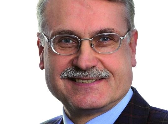 Prof. Dr.-Ing. Hartmut Hoffmann, Leiter des Lehrstuhls für Umformtechnik und Gießereiwesen (utg) der Technischen Universität München: „Durch die Blechteilesimulation kann die prinzipielle Herstellbarkeit von Tief- und Streckziehteilen sehr sicher vorausgesagt werden.“ Bilder: utg Prof. Dr.-Ing. Hartmut Hoffmann, Leiter des Lehrstuhls für Umformtechnik und Gießereiwesen (utg) der Technischen Universität München: „Durch die Blechteilesimulation kann die prinzipielle Herstellbarkeit von Tief- und Streckziehteilen sehr sicher vorausgesagt werden.“ Bilder: utg