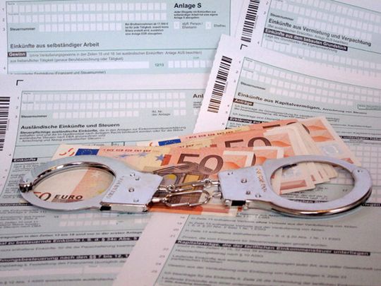 Steuerzahler aufgepasst: wer vergisst, seine Antennengewinne bei der Steuererklärung abzugeben, steht vielleicht schon bald mit einem Fuß im Gefängnis
