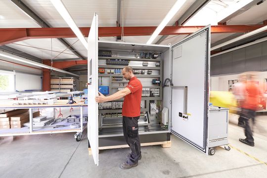 Einzelschranksystem: Wenn fest steht, dass ein Einzelschrank ausreicht, ist der SE 8 dank gleicher Technik eine Alternative zu Anreihsystemen. Einzelschranksystem: Wenn fest steht, dass ein Einzelschrank ausreicht, ist der SE 8 dank gleicher Technik eine Alternative zu Anreihsystemen.