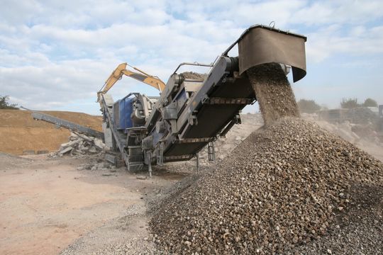 Robuste Klemmtechnik: Die Prallbrecher von Kleemann kommen weltweit in Steinbrüchen und auf Baustellen zum Einsatz, Reihenklemmen sorgen für sicheren Betrieb. Robuste Klemmtechnik: Die Prallbrecher von Kleemann kommen weltweit in Steinbrüchen und auf Baustellen zum Einsatz, Reihenklemmen sorgen für sicheren Betrieb.