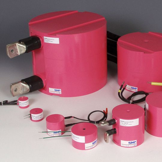 SMP stellt Drosseln in Baugrößen von 36 mm bis 300 mm Durchmesser und einem Gewicht von 0,05 kg bis 130 kg her