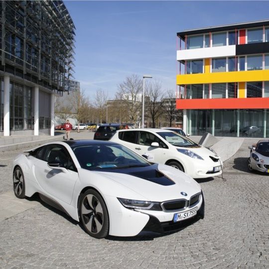 Die dritte „Conference on Future Automotive Technology“ (CoFAT) stand wieder ganz im Zeichen der Elektromobilität. Die dritte „Conference on Future Automotive Technology“ (CoFAT) stand wieder ganz im Zeichen der Elektromobilität.