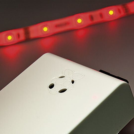 Herzstück der Anlage ist das LAN-ZigBEE-Gateway für Raspberry Pi. Damit lässt sich das Licht vor Ort oder aus der Ferne steuern - sogar weltweit. Herzstück der Anlage ist das LAN-ZigBEE-Gateway für Raspberry Pi. Damit lässt sich das Licht vor Ort oder aus der Ferne steuern - sogar weltweit.