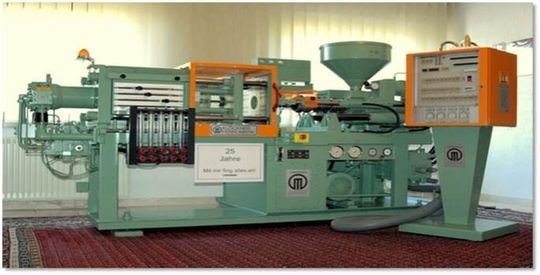 Mit dieser Maschine hat es bei Burwinkel 1978 angefangen. Im Hühnerstall. Mit dieser Maschine hat es bei Burwinkel 1978 angefangen. Im Hühnerstall.