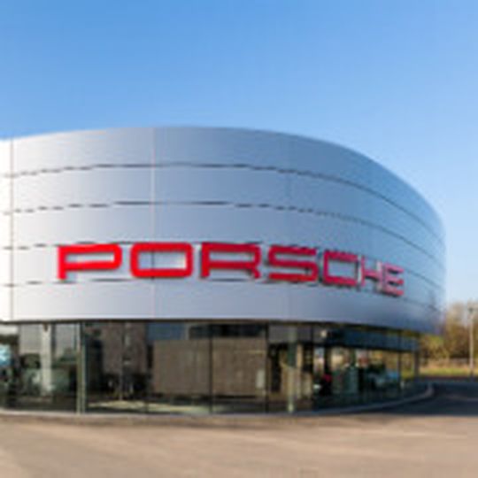 Der neue Standort in Bad Homburg ist das deutschlandweit 86. Porsche-Zentrum. Der neue Standort in Bad Homburg ist das deutschlandweit 86. Porsche-Zentrum.
