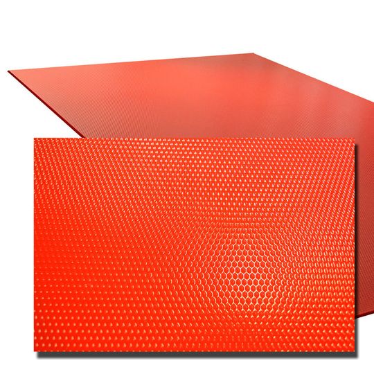 Neue Rautenplatte: Mit ihrer Hilfe gehören anhaftende Kleinteile im Materialfluss der Vergangheit an. Neue Rautenplatte: Mit ihrer Hilfe gehören anhaftende Kleinteile im Materialfluss der Vergangheit an.