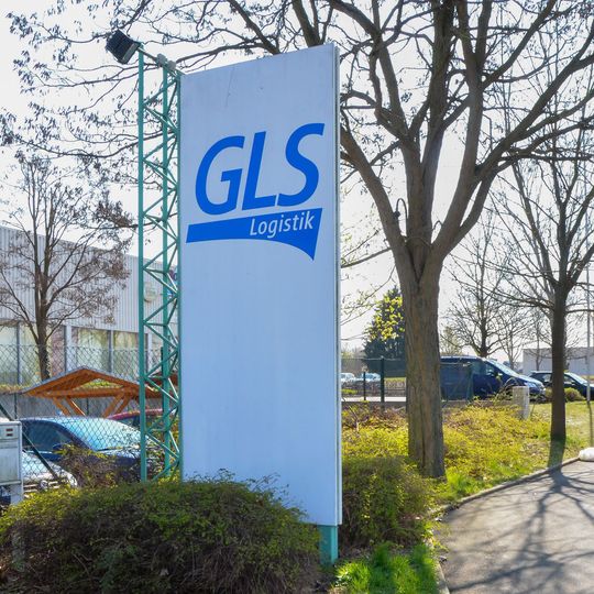 Aus dem Logistikzentrum von GLS werden Zahnarztpraxen, Dentallabore und Servicetechniker in Deutschland und zunehmend in Europa versorgt. Aus dem Logistikzentrum von GLS werden Zahnarztpraxen, Dentallabore und Servicetechniker in Deutschland und zunehmend in Europa versorgt.