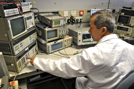 Kalibrier-Dienstleister: Bei verschiedenen Geräte-Herstellern kann der Aufwand, die Geräte zu kalibrieren, sehr hoch werden. Hier bietet der Dienstleister eine willkommende Alternative.