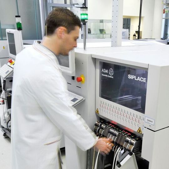 Rüstkonzepte für die Fertigungslinie: Im Grund rüstet bebro seine Linien öfter um, als er fertigt. Für diese Herausforderung wurden im Feldtest beeindruckende Lösungen aufgezeigt.