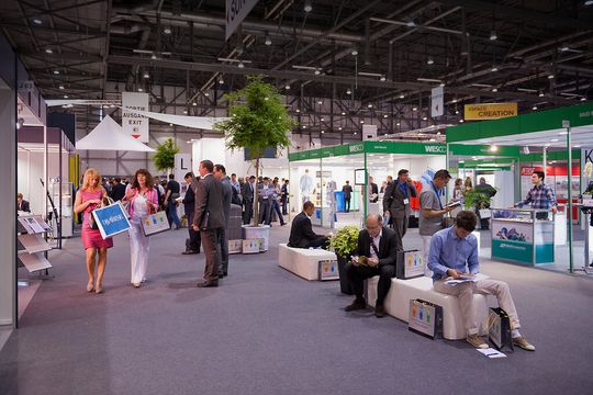 Zwei Monate vor ihrem Beginn zählt die EPHJ-EPMT-SMT bereits über 780 Anmeldungen von Ausstellern. Zum Messe-Mix erwarten die Veranstalter rund 20.000 Besucher aus der ganzen Welt. Zwei Monate vor ihrem Beginn zählt die EPHJ-EPMT-SMT bereits über 780 Anmeldungen von Ausstellern. Zum Messe-Mix erwarten die Veranstalter rund 20.000 Besucher aus der ganzen Welt.