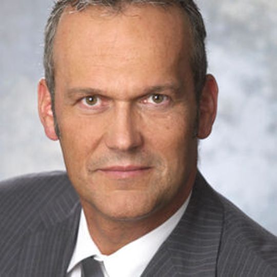 Dr. Uwe Reisgen vom RWTH Aachen referiert auf dem 1. Anwe ndertreff Verbindungstechnik im Leichtbau zum Thema "Materialtrends: Neue Schweißverfahren für bisher nicht schweißbare Materialien". Dr. Uwe Reisgen vom RWTH Aachen referiert auf dem 1. Anwe ndertreff Verbindungstechnik im Leichtbau zum Thema "Materialtrends: Neue Schweißverfahren für bisher nicht schweißbare Materialien".