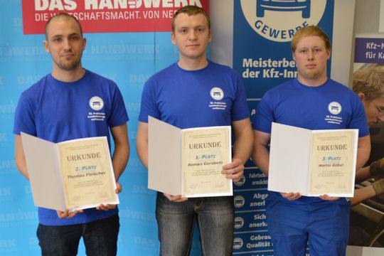 Die besten Kfz-Nachwuchsmechatroniker in Thüringen: (v.li.) Thomas Fleischer (Platz 2), Roman Gorobets (Platz 1) und Martin Göbel (Platz 3).