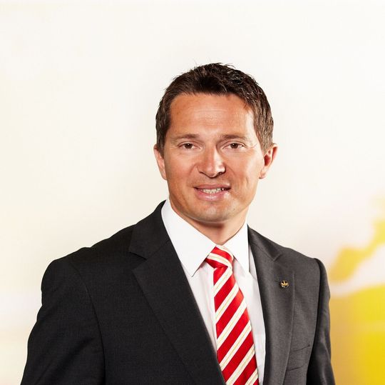 Thomas Eder, Geschäftsführer der neu gegründeten Fanuc Österreich GmbH:„Unsere Aktivitäten werden vom Markt anerkannt.“ Thomas Eder, Geschäftsführer der neu gegründeten Fanuc Österreich GmbH:„Unsere Aktivitäten werden vom Markt anerkannt.“