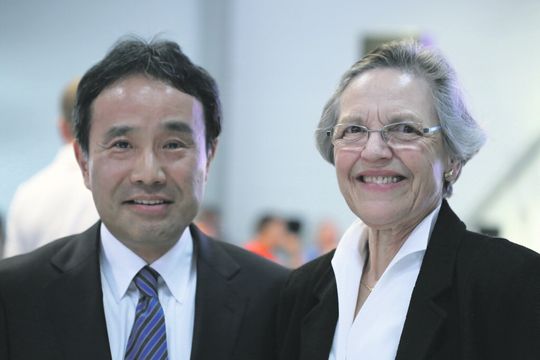 Hoher Besuch in Wallisellen: Josef-Binkert-Verwaltungsrätin Paulette Binkert - die Grande Dame der Schweizer Fertigungsindustrie - empfing den Grandseigneur der japanischen WZM-Industrie Dr. Masahiko Mori, Präsident von DMG Mori Seiki Co. Japan. Hoher Besuch in Wallisellen: Josef-Binkert-Verwaltungsrätin Paulette Binkert - die Grande Dame der Schweizer Fertigungsindustrie - empfing den Grandseigneur der japanischen WZM-Industrie Dr. Masahiko Mori, Präsident von DMG Mori Seiki Co. Japan.