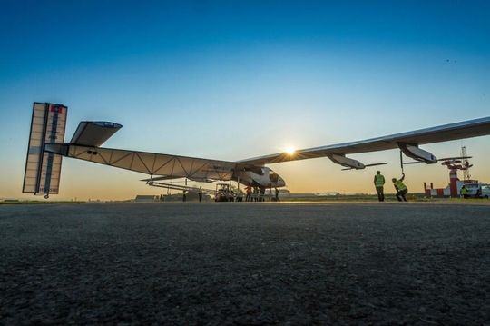 Das Flugzeug ist das Ergebnis von sieben Jahren harter Arbeit, Berechnungen und Tests, durchgeführt von einem 80-köpfigen Team sowie 100 Partnern und Beratern. Nie zuvor wurde so ein großes Flugzeug mit einem so geringen Gewicht gebaut. Das Flugzeug ist das Ergebnis von sieben Jahren harter Arbeit, Berechnungen und Tests, durchgeführt von einem 80-köpfigen Team sowie 100 Partnern und Beratern. Nie zuvor wurde so ein großes Flugzeug mit einem so geringen Gewicht gebaut.
