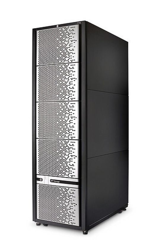 Das HP XP7 Storage speichert bis zu 4,5 Petabyte. Das HP XP7 Storage speichert bis zu 4,5 Petabyte.