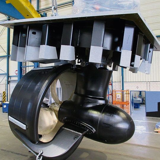 Das Unterwassergehäuse für einen Schiffsantrieb besteht aus besonders widerstandsfähiger Ni-Resist-Legierung.