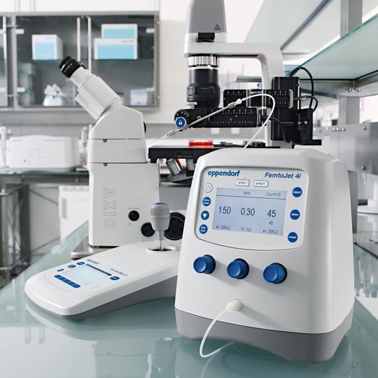 Die neuen elektronischen Mikroinjektoren Femtojet 4i und Femtojet 4x bieten höchste Reproduzierbarkeit und Präzision. Die neuen elektronischen Mikroinjektoren Femtojet 4i und Femtojet 4x bieten höchste Reproduzierbarkeit und Präzision.