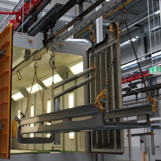 In seinem neuen Werk in Moosburg setzt Jungheinrich auf eine Strahlanlage von Agtos. In seinem neuen Werk in Moosburg setzt Jungheinrich auf eine Strahlanlage von Agtos.