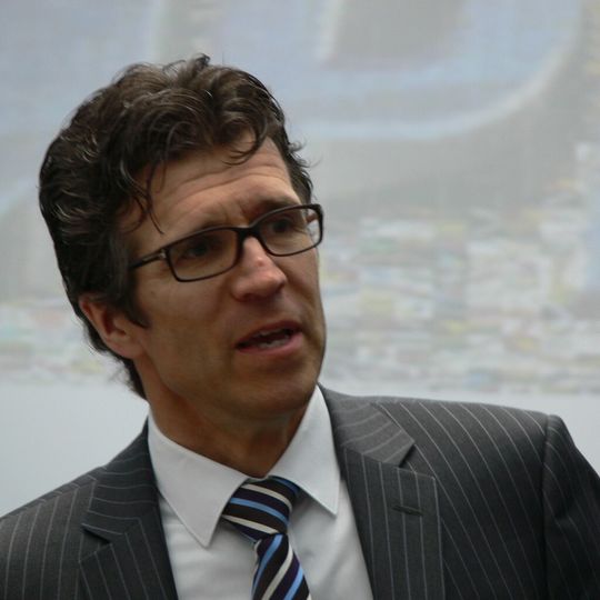 "Mit Siemens als Partner teilen wir wichtige Entwicklungsthemen": Dr. Michael Gorriz, CIO Daimler, Helmut Schütt, CIO Commercial Vehicles, Trucks, Buses and Vans "Mit Siemens als Partner teilen wir wichtige Entwicklungsthemen": Dr. Michael Gorriz, CIO Daimler, Helmut Schütt, CIO Commercial Vehicles, Trucks, Buses and Vans