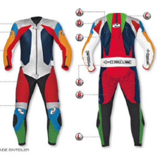 Allein bei dieser Leder-Kombi kann der Kunde aus 16 verschiedenen Farben wählen. Allein bei dieser Leder-Kombi kann der Kunde aus 16 verschiedenen Farben wählen.