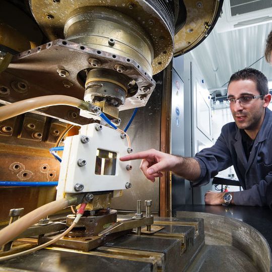 Probe beim elektrochemischen Abtragen Probe beim elektrochemischen Abtragen