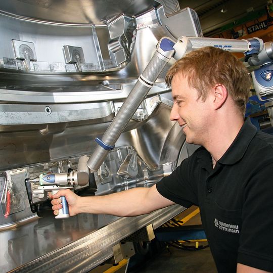Der Faro Edge Scan-Arm ES ist branchenweit der leistungsfähigste tragbare Messarm, durch die verbesserte Scantechnologie können auch anspruchsvolle Oberflächen problemlos und schnell gescannt werden. Der Faro Edge Scan-Arm ES ist branchenweit der leistungsfähigste tragbare Messarm, durch die verbesserte Scantechnologie können auch anspruchsvolle Oberflächen problemlos und schnell gescannt werden.