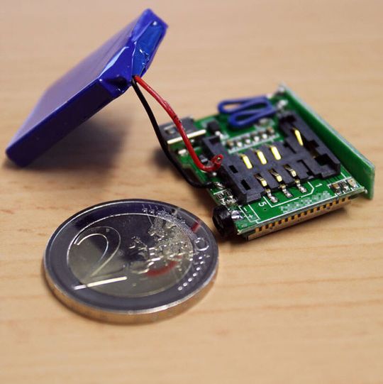 Anrufbare Wanze mit SIM Kartenhalter in Münzgröße. Anrufbare Wanze mit SIM Kartenhalter in Münzgröße.