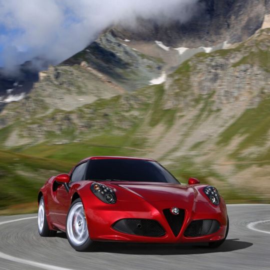 Der Alfa Romeo 4C soll demnächst Verstärkung in Form neuer Modelle bekommen. Der Alfa Romeo 4C soll demnächst Verstärkung in Form neuer Modelle bekommen.
