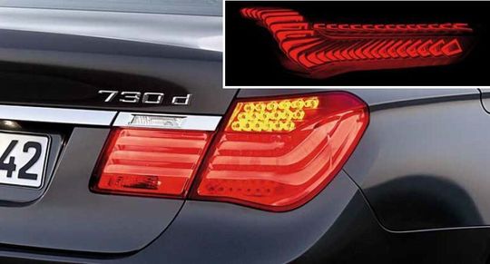 Künftig mit OLED: BMW arbeitet an der OLED für die Rückbeleuchtung am Fahrzeug. Allerdings gilt es noch einige Hürden zu nehmen. Künftig mit OLED: BMW arbeitet an der OLED für die Rückbeleuchtung am Fahrzeug. Allerdings gilt es noch einige Hürden zu nehmen.