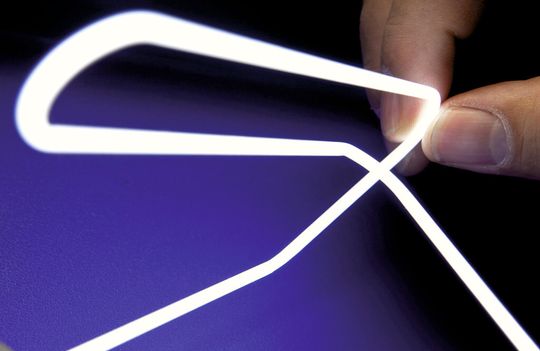 Das e³-Plasmalicht: Es bildet die Grundlage für die unterschiedlichsten Lichtlösungen. Um Kunden die größtmögliche Flexibilität zu geben, sind die sogenannten Leuchtlinge die Basis für das individuelle Leuchtenkonzept. Das e³-Plasmalicht: Es bildet die Grundlage für die unterschiedlichsten Lichtlösungen. Um Kunden die größtmögliche Flexibilität zu geben, sind die sogenannten Leuchtlinge die Basis für das individuelle Leuchtenkonzept.