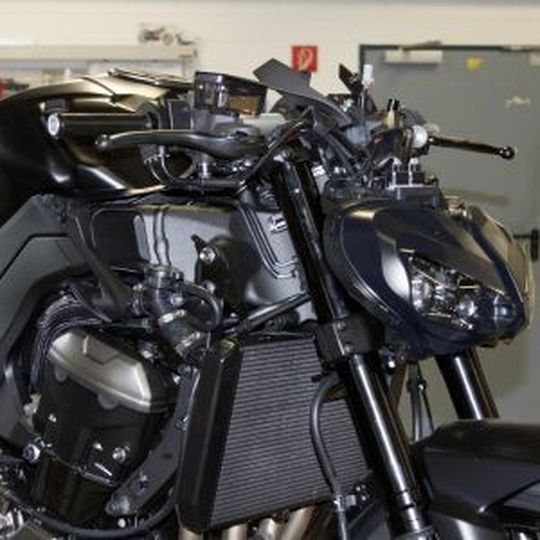 In Kooperation mit LSL Motorradtechnik baut Kawasaki eine Z1000 zur "Super-Z" um. In Kooperation mit LSL Motorradtechnik baut Kawasaki eine Z1000 zur "Super-Z" um.