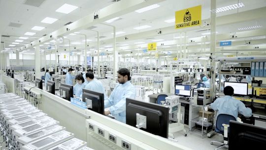 Messtechnikproduktion bei Agilent. Messtechnikproduktion bei Agilent.