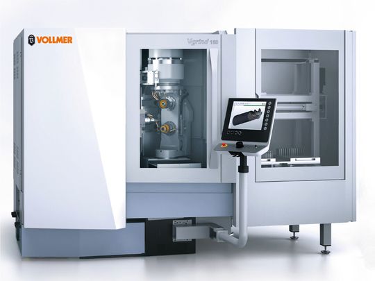 Bis zu 550 Werkstücke aus Vollhartmetall passen in das Palettenmagazin der Vollmer-Schleifmaschine Vgrind 160 – andere Werkstückautomatisierungen sind anbindbar. Bis zu 550 Werkstücke aus Vollhartmetall passen in das Palettenmagazin der Vollmer-Schleifmaschine Vgrind 160 – andere Werkstückautomatisierungen sind anbindbar.