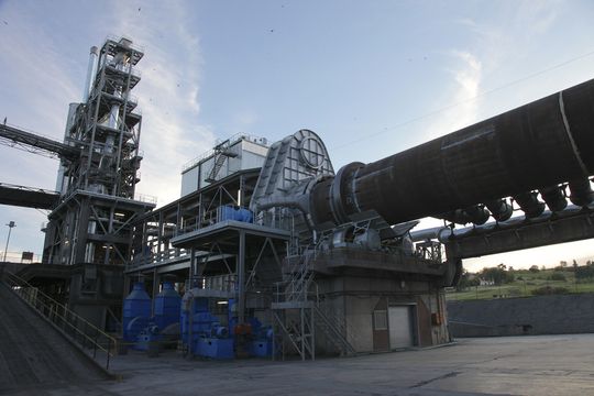 Bau und Inbetriebnahme eines 2000 tato Klinkerkühlers mit Elektrofilter in Südafrika Bau und Inbetriebnahme eines 2000 tato Klinkerkühlers mit Elektrofilter in Südafrika
