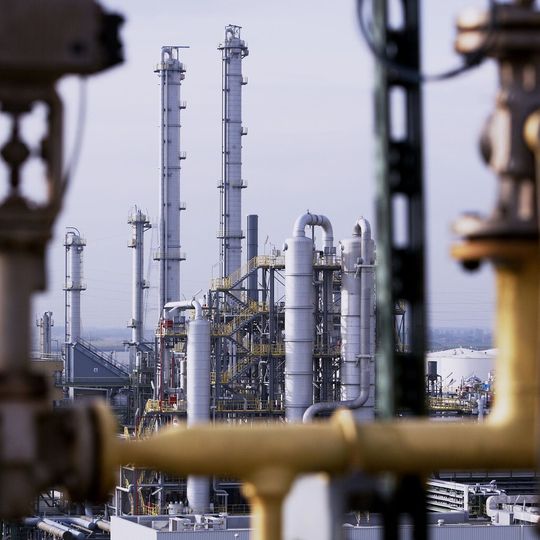 Der Spezialchemikalienhersteller Evonik nimmt in China Anlagen für Isophoron in Betrieb. (Symbolbild) Der Spezialchemikalienhersteller Evonik nimmt in China Anlagen für Isophoron in Betrieb. (Symbolbild)