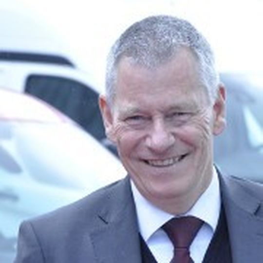 Bernhard Schmitz, Leiter Nutzfahrzeuge der Kölner Ford-Werke, sieht noch kein Potenzial für Elektrotransporter. Bernhard Schmitz, Leiter Nutzfahrzeuge der Kölner Ford-Werke, sieht noch kein Potenzial für Elektrotransporter.