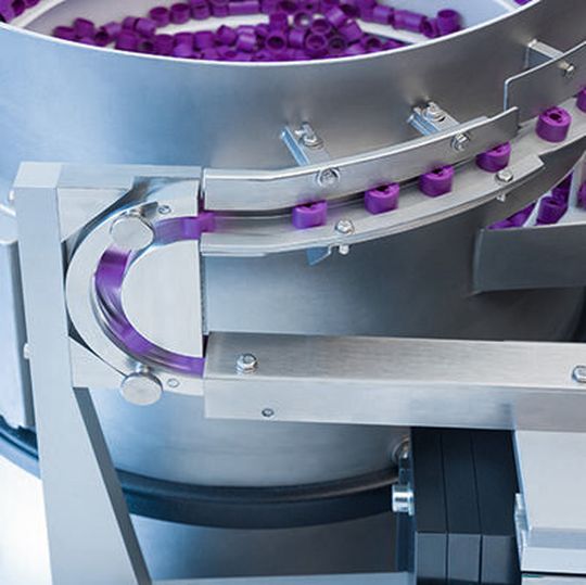 Auf der Automatica 2014 präsentiert Pfuderer Zuführsysteme für schnelltaktende Produktionsanlagen.