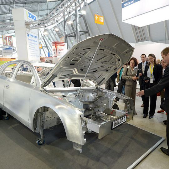 Innovative Lösungen zum Korrosionsschutz stehen im Mittelpunkt der internationalen Fachmesse für Oberflächen und Schichten (O&S). Sie findet vom 24. bis zum 26. Juni in Stuttgart statt. Innovative Lösungen zum Korrosionsschutz stehen im Mittelpunkt der internationalen Fachmesse für Oberflächen und Schichten (O&S). Sie findet vom 24. bis zum 26. Juni in Stuttgart statt.