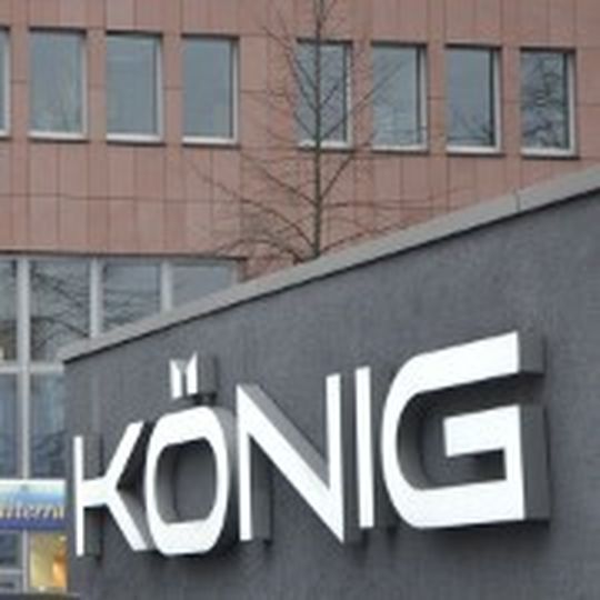 Das Autohaus König erreichte beim Vertriebs Award 2014 den vierten Platz. Das Autohaus König erreichte beim Vertriebs Award 2014 den vierten Platz.
