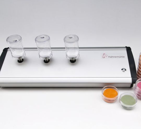 Die neue Filtrationseinheit für die Mikrobiologie ersetzt drei klassische Komponenten der Filtration Die neue Filtrationseinheit für die Mikrobiologie ersetzt drei klassische Komponenten der Filtration