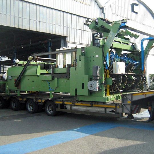 Abnahme der Fertigungsanlage in Bergamo: Für den Transport nach Raesfeld waren vier Lastwagen erforderlich. Abnahme der Fertigungsanlage in Bergamo: Für den Transport nach Raesfeld waren vier Lastwagen erforderlich.