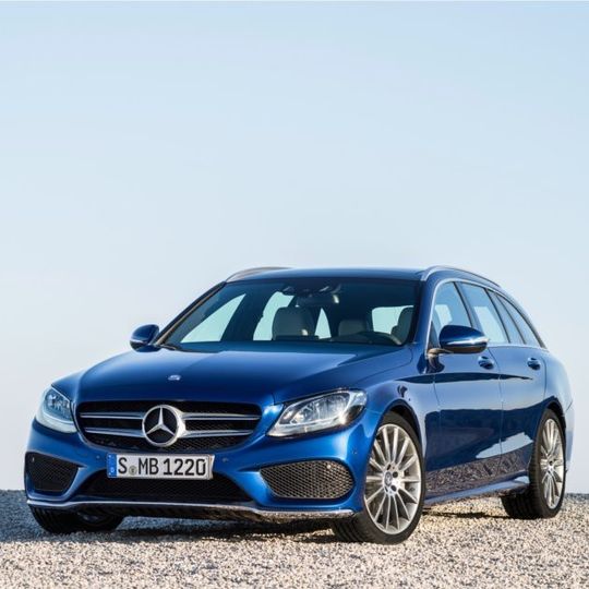 Kurz nach dem Start der Limousine schiebt Mercedes die Kombiversion der C-Klasse nach. Kurz nach dem Start der Limousine schiebt Mercedes die Kombiversion der C-Klasse nach.