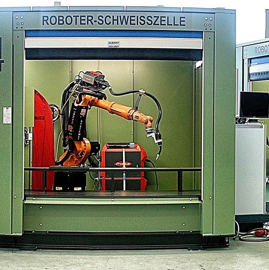 Roboter-Schweißzellen von SMT. Roboter-Schweißzellen von SMT.