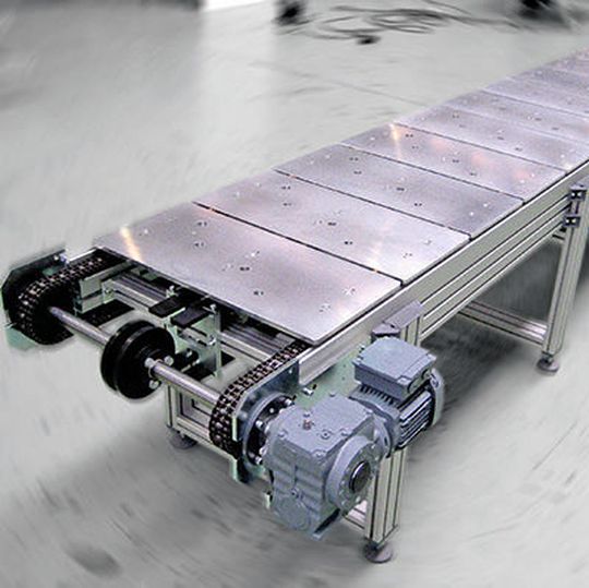 Das Umlaufsystem UMS ist eine wirtschaftliche Lösung mit geringem Raumbedarf für die Verkettung von Bearbeitungsmaschinen oder für Roboterzuführungen. Das Umlaufsystem UMS ist eine wirtschaftliche Lösung mit geringem Raumbedarf für die Verkettung von Bearbeitungsmaschinen oder für Roboterzuführungen.