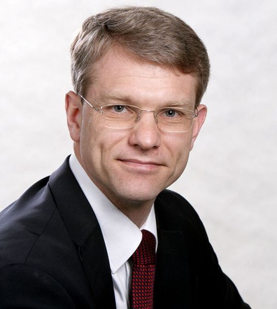 Dr. Winfried Blümel, Chief Operating Officer der Progress-Werk Oberkirch AG, ist der neue Vorsitzende des Industrieverbands Blechumformung (IBU). Der IBU vertritt als Bundesverband die Unternehmen der blechumformenden Industrie und deren Zulieferer. Dr. Winfried Blümel, Chief Operating Officer der Progress-Werk Oberkirch AG, ist der neue Vorsitzende des Industrieverbands Blechumformung (IBU). Der IBU vertritt als Bundesverband die Unternehmen der blechumformenden Industrie und deren Zulieferer.
