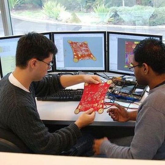 Bild 1: Wichtig beim Design mit Embedded Components ist die Kommunikation mit dem Leiterplattenfertiger. Die Tabelle gibt eine Übersicht über die Dokumentationen, die ihm zusammen mit den Designdateien zur Verfügung gestellt werden sollten. Bild 1: Wichtig beim Design mit Embedded Components ist die Kommunikation mit dem Leiterplattenfertiger. Die Tabelle gibt eine Übersicht über die Dokumentationen, die ihm zusammen mit den Designdateien zur Verfügung gestellt werden sollten.