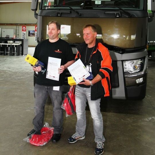 Den Sieg der Renault Trucks Optifuel Challenge 2014 in Deutschland errangen Marc Church und Rolf Girndt für die Spedition Fehrenkötter. Den Sieg der Renault Trucks Optifuel Challenge 2014 in Deutschland errangen Marc Church und Rolf Girndt für die Spedition Fehrenkötter.