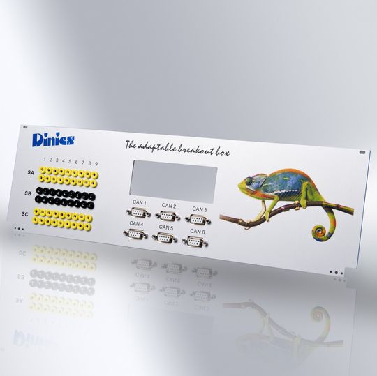 Frontplatte im Unter-Eloxal-Druck.